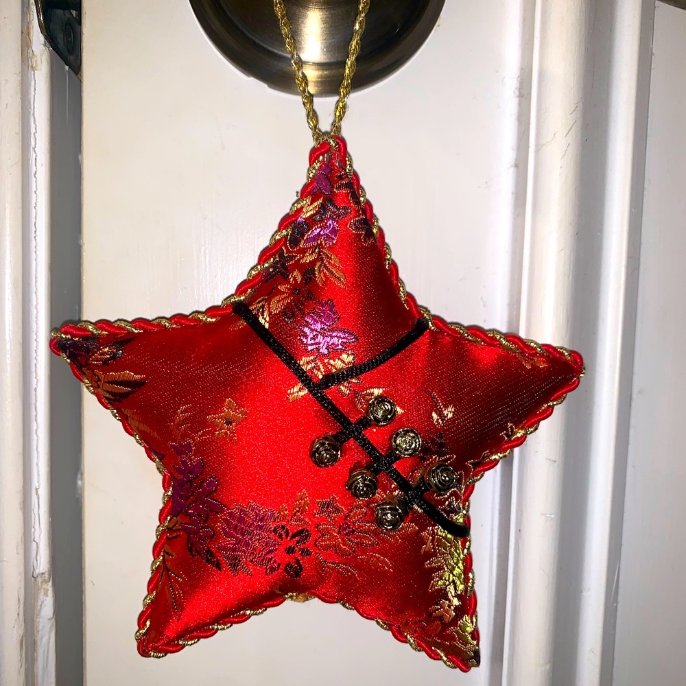 Satin star-shaped kimono pillow ornament